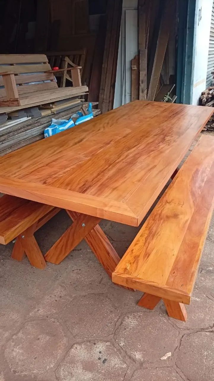 Mesa com bancos 100% peroba 