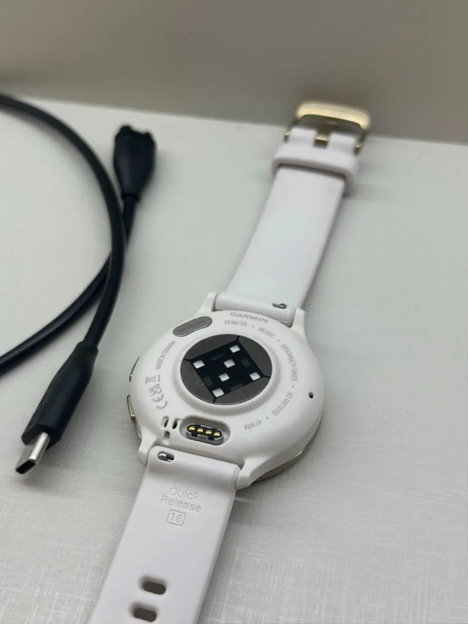 GARMIN VENU 3S SEMINOVO - MARFIM COM DOURADO - Foto 2