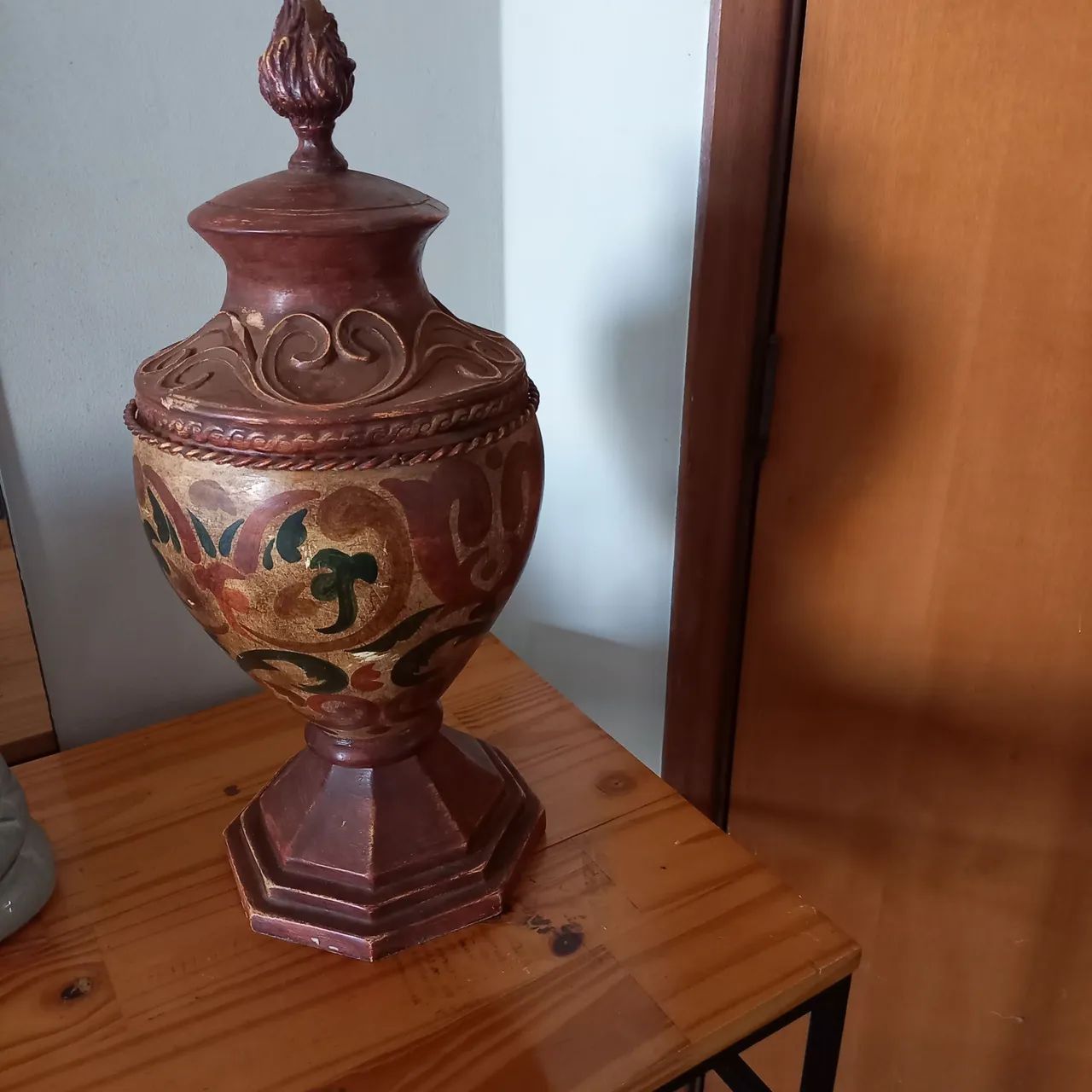Escultura Taça em Resina pintura indígena.