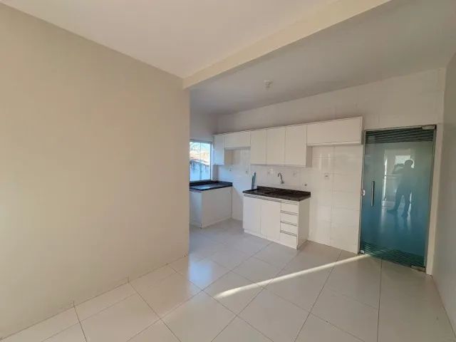 APARTAMENTO COM 3 QUARTOS, SENDO UMA SUÍTE NA 304 NORTE 5 KM DA JK