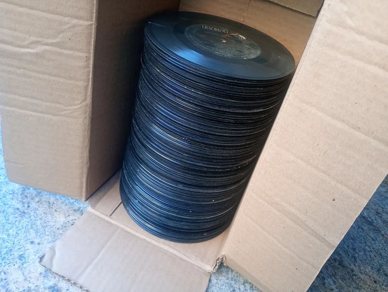 150 Lps Compactos pra Decoração ou Artesanato/Disco de Vinil - Foto 2