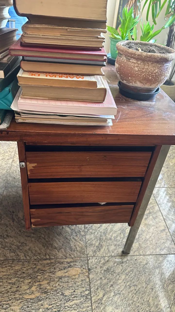 Mesa de escritório pra sair Rápido - Foto 3