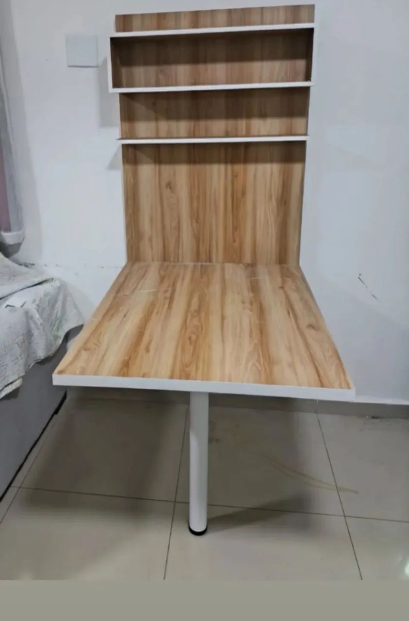 Mesa de sala de janta amadeirada em mdf 