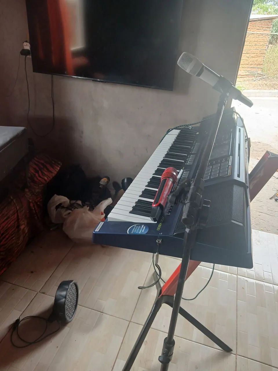 Teclado musical e assessórios  - Foto 3