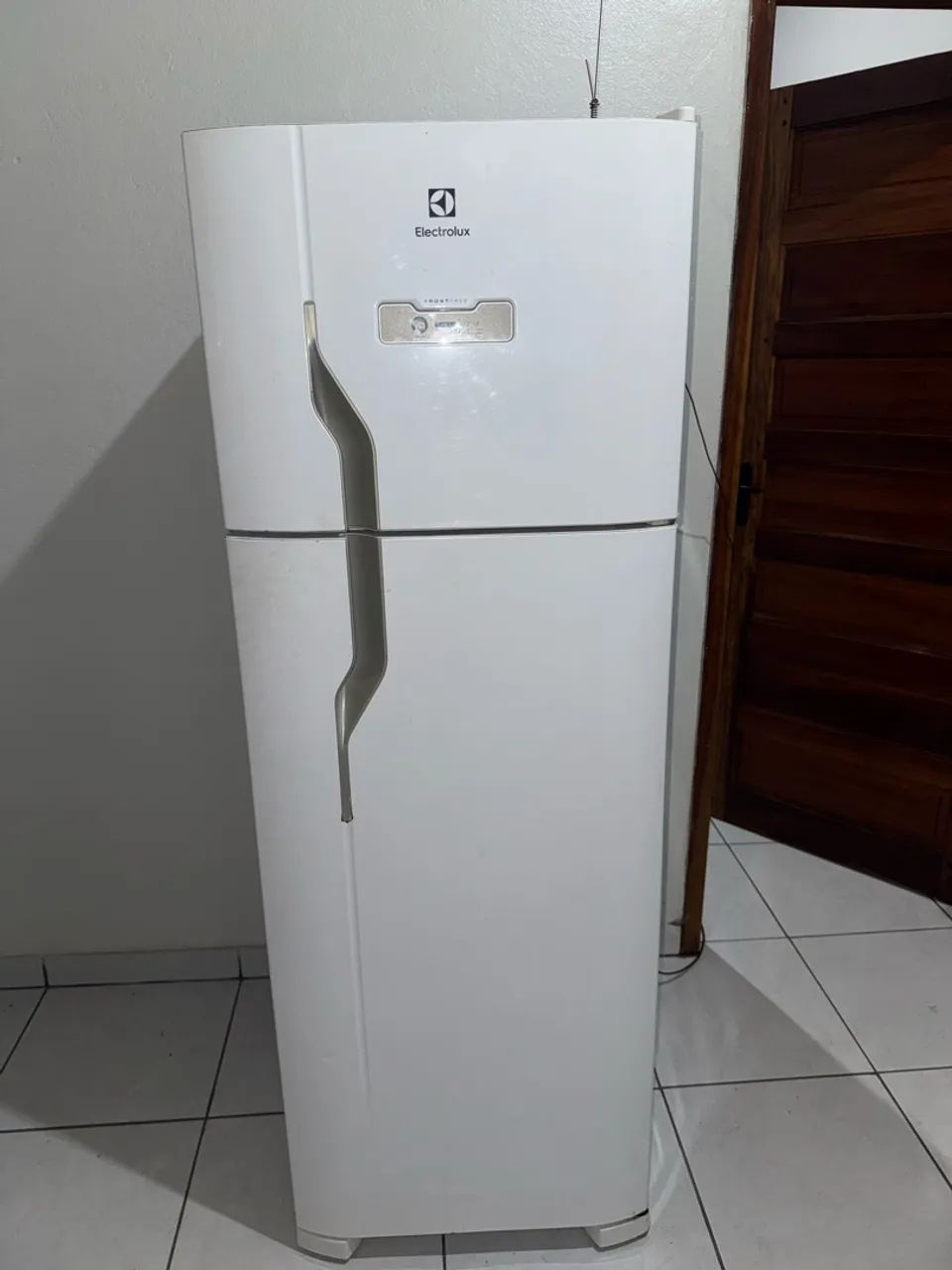 Geladeira em ótimo estado de conservação 
