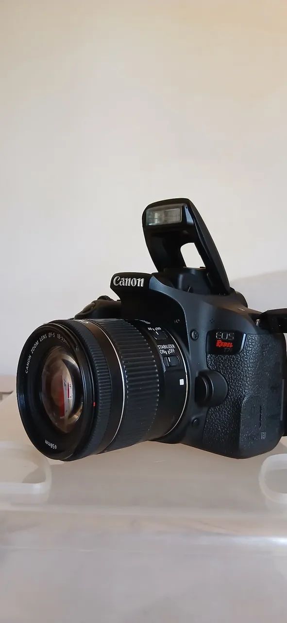 CÂMERA CANON T7i