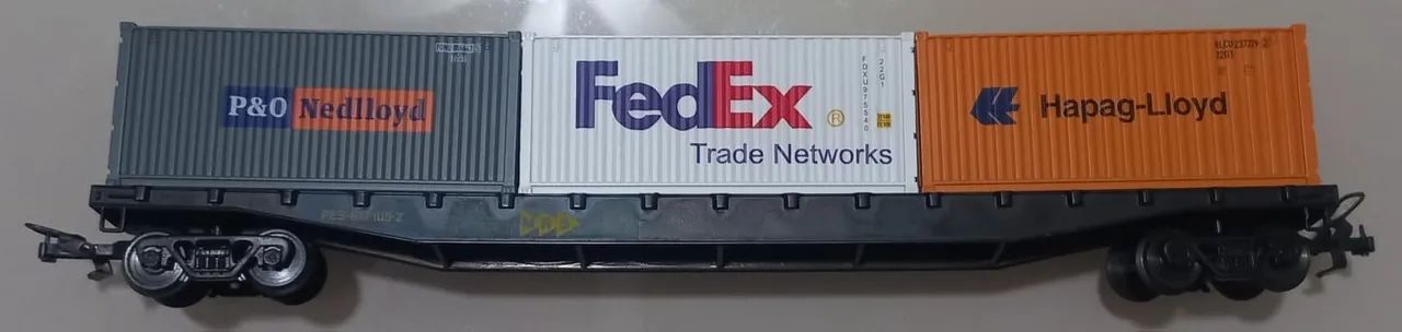 Vagão Plataforma MRS Com Containers De 20 Pés - Frateschi - Foto 2