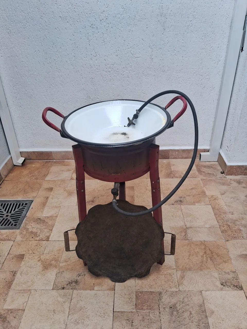 Pasteleiro com tacho e disco arado
