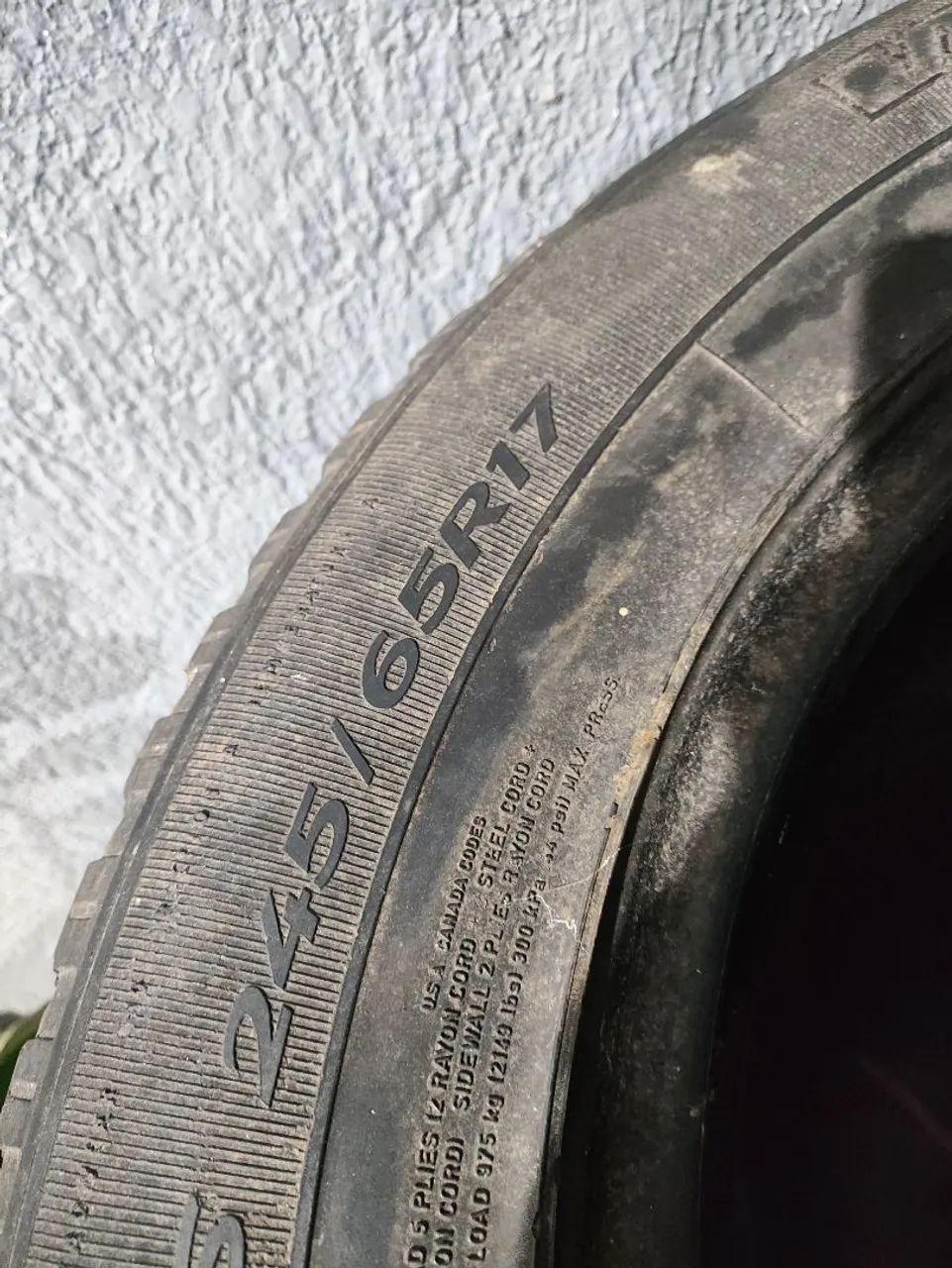 Pneus 245/65- aro 17 sendo 1 Goodyear e 3 Pirelli  - Foto 6