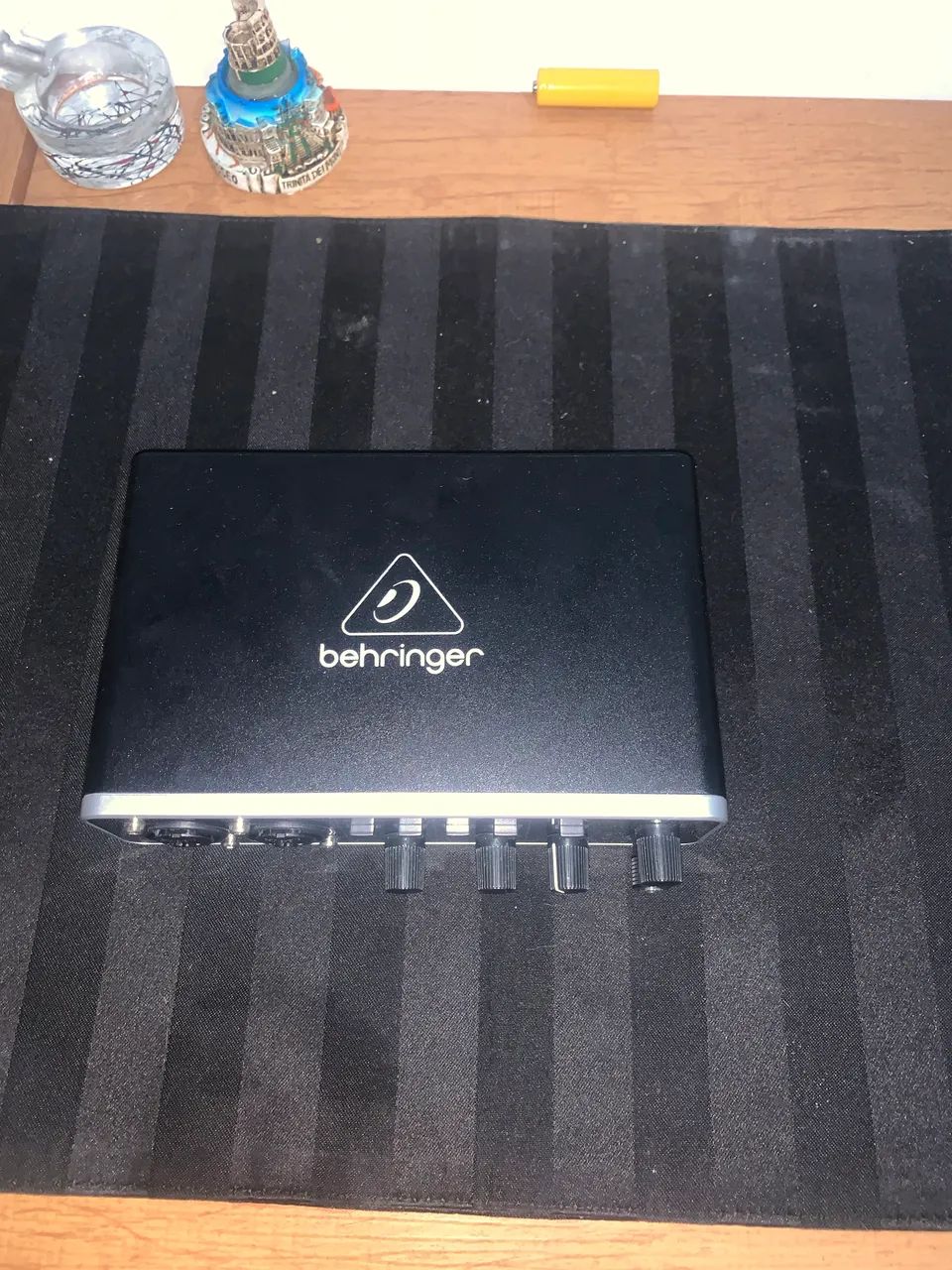 Interface de áudio behringer U-phoria Umc202hd perfeito estado  - Foto 2