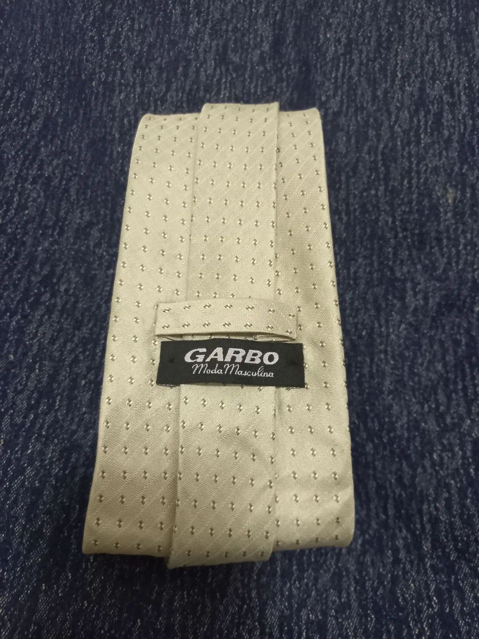 Gravata Garbo 100 % seda