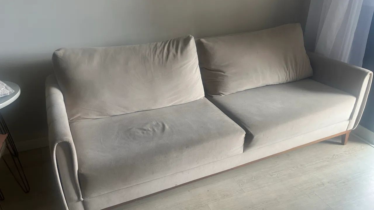 Vendo sofá de 2 lugares.  - Foto 2