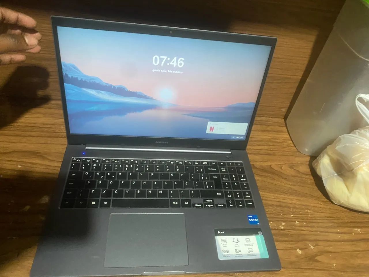 ? VENDO NOTEBOOK SAMSUNG BOOK CORE i5 - SSD 256GB - 8GB RAM - Foto 2