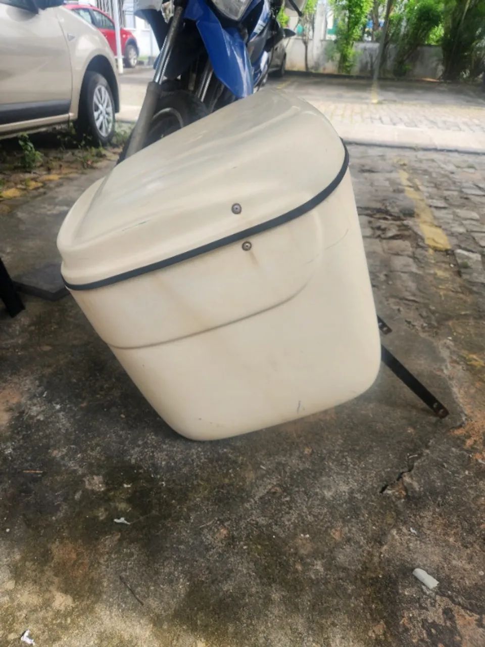 Vendo Baú de moto com suporte - Foto 4