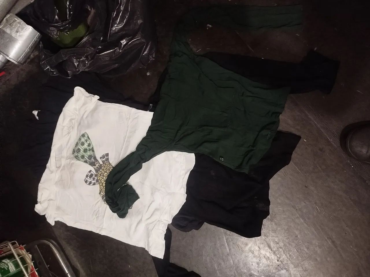Roupas diversas novas e semi novas - Foto 2