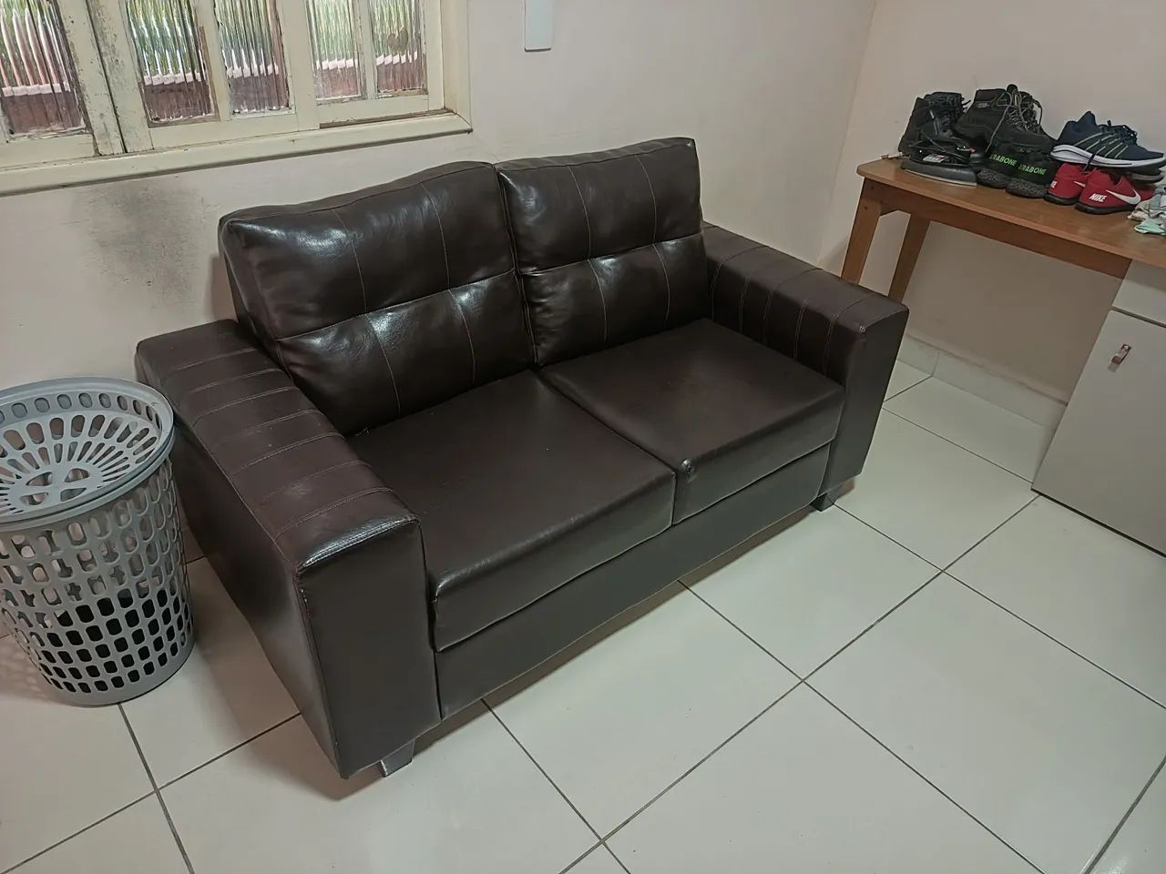 VENDO ESTE SOFÁ PARA SAIR RAPIDO  - Foto 2
