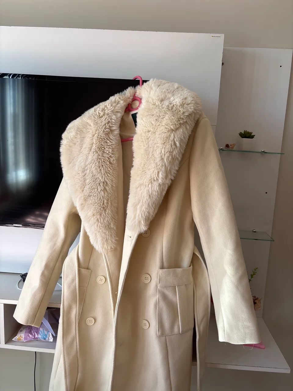 Vendo casaco ( sobretudo ) bege claro de lã batida e forrado 