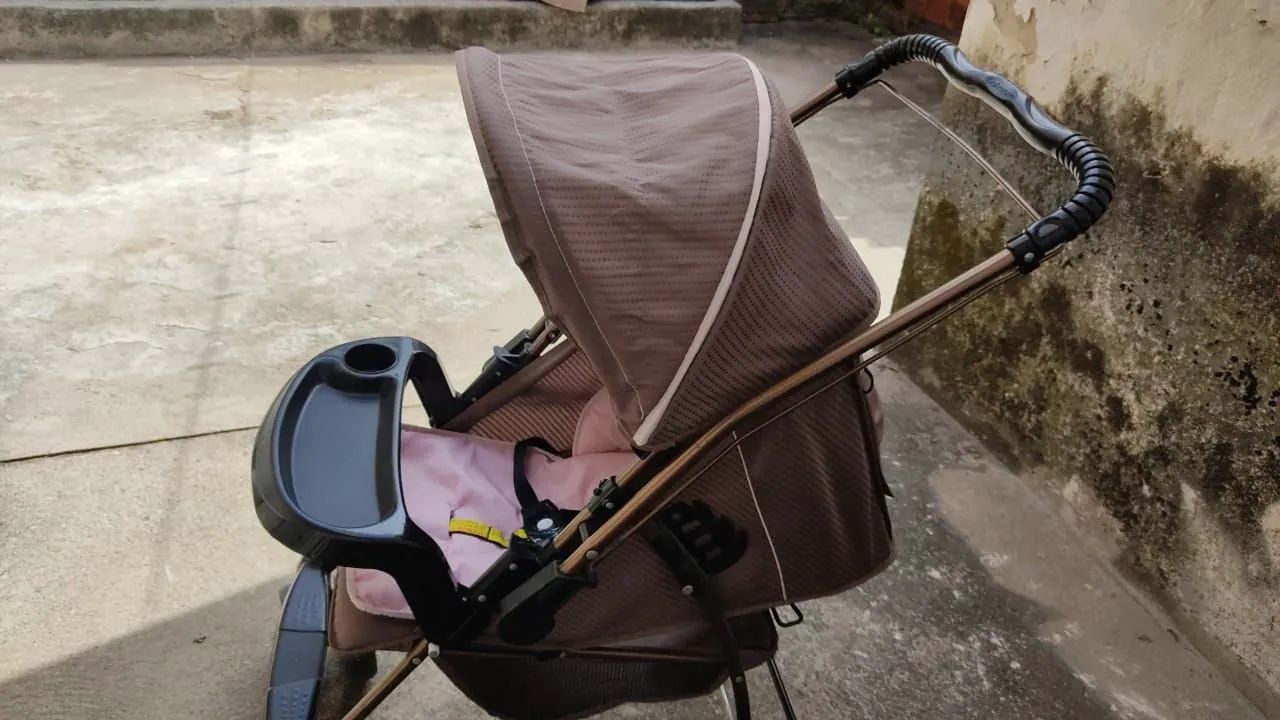 Carrinho de bebê usado  - Foto 4