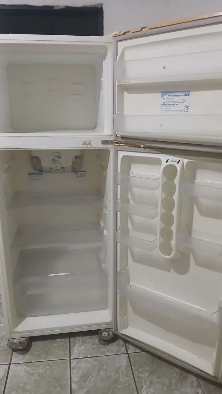 Geladeira duplex. Funciona perfeitamente em cima e em baixo - Foto 2