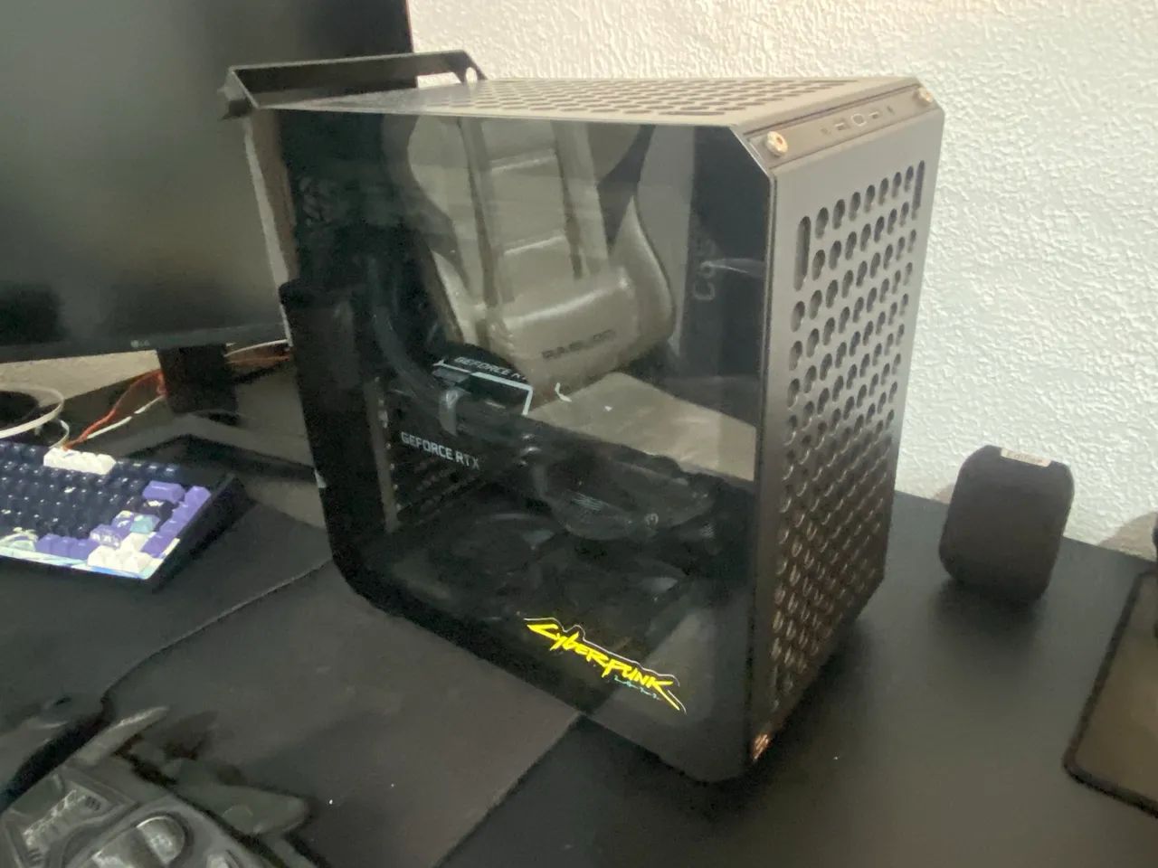 Gabinete cooler master Qube 500  - Foto 2