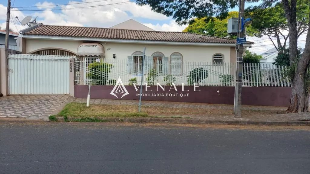 Casa à venda em Maringá, Zona 05, com 3 quartos, com 135 m²