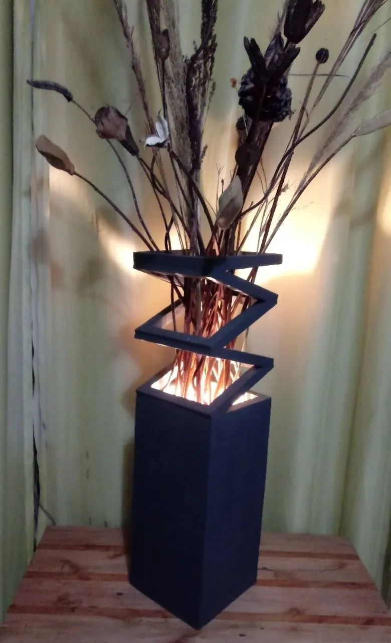 Luminária com arranjos secos