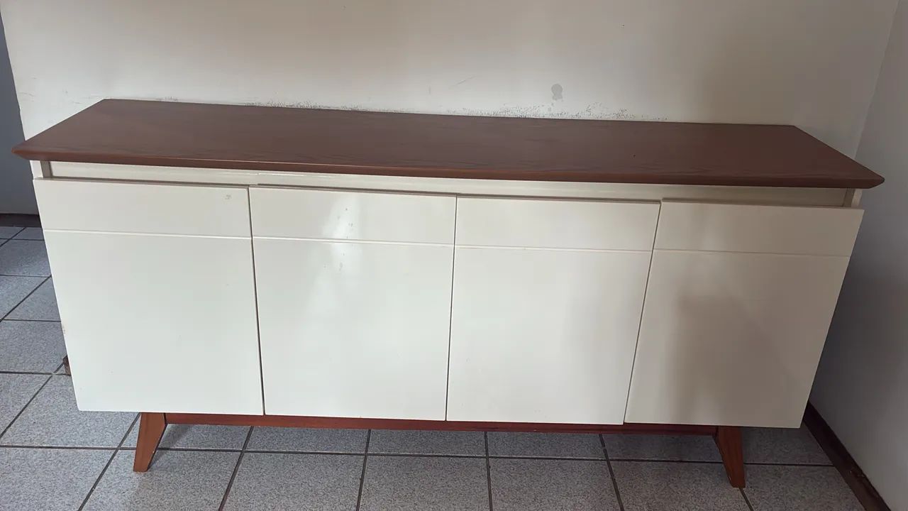 Mesa Buffet Retrô / Aparador com Armário