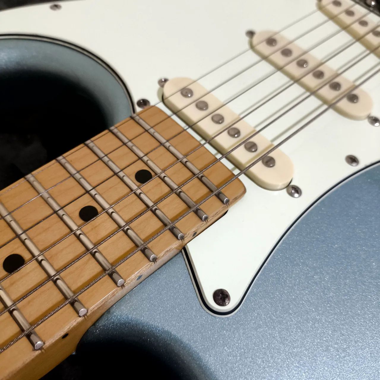  Guitarra Tagima TW 530 + capa acolchoada+ cabo - Foto 5