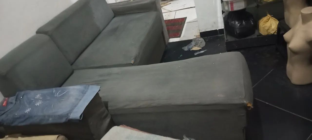 Vendo um sofá usado e bem conservado 476405846750023685