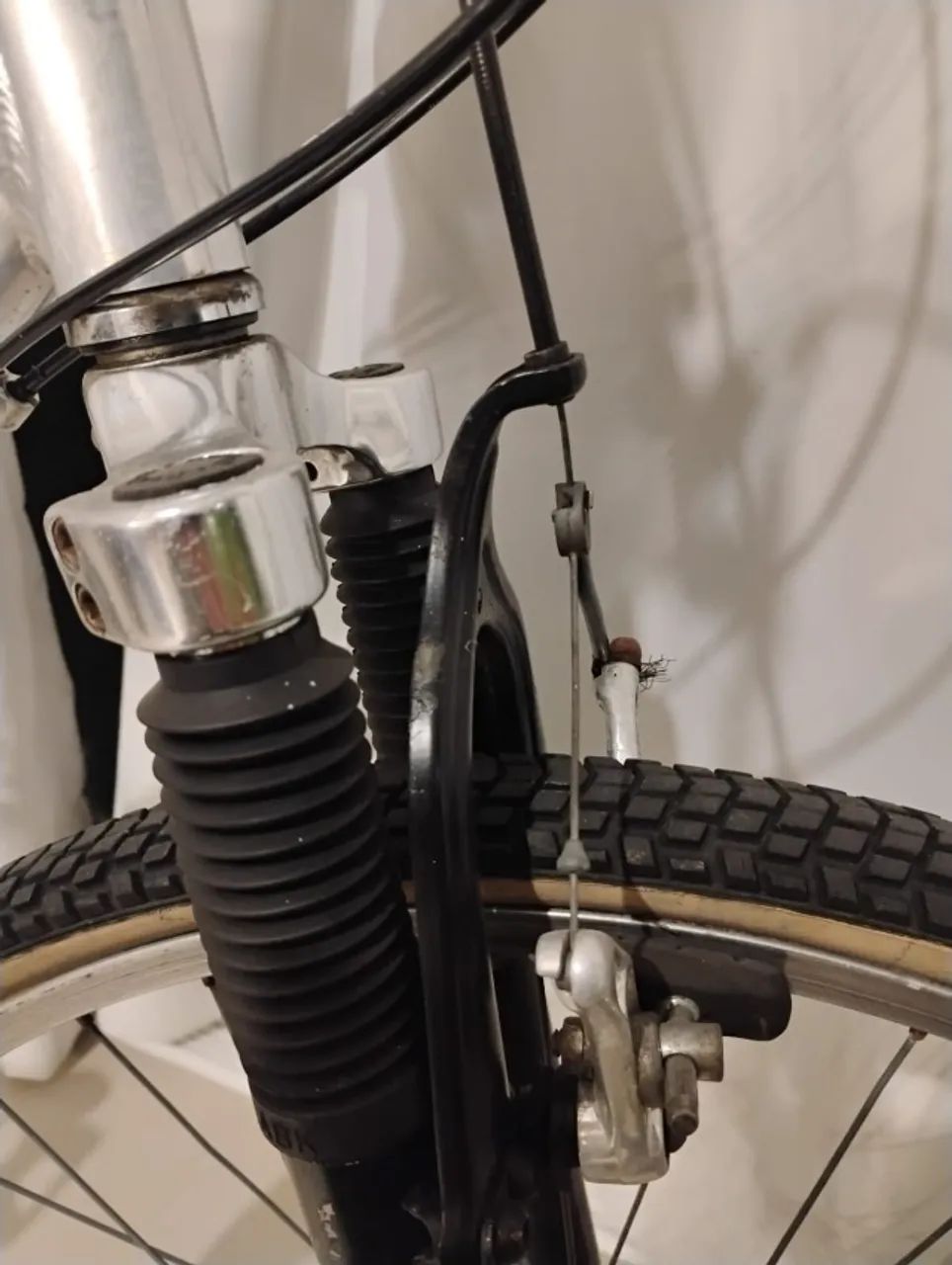 Bicicleta (antiga) em alumínio  - Foto 3
