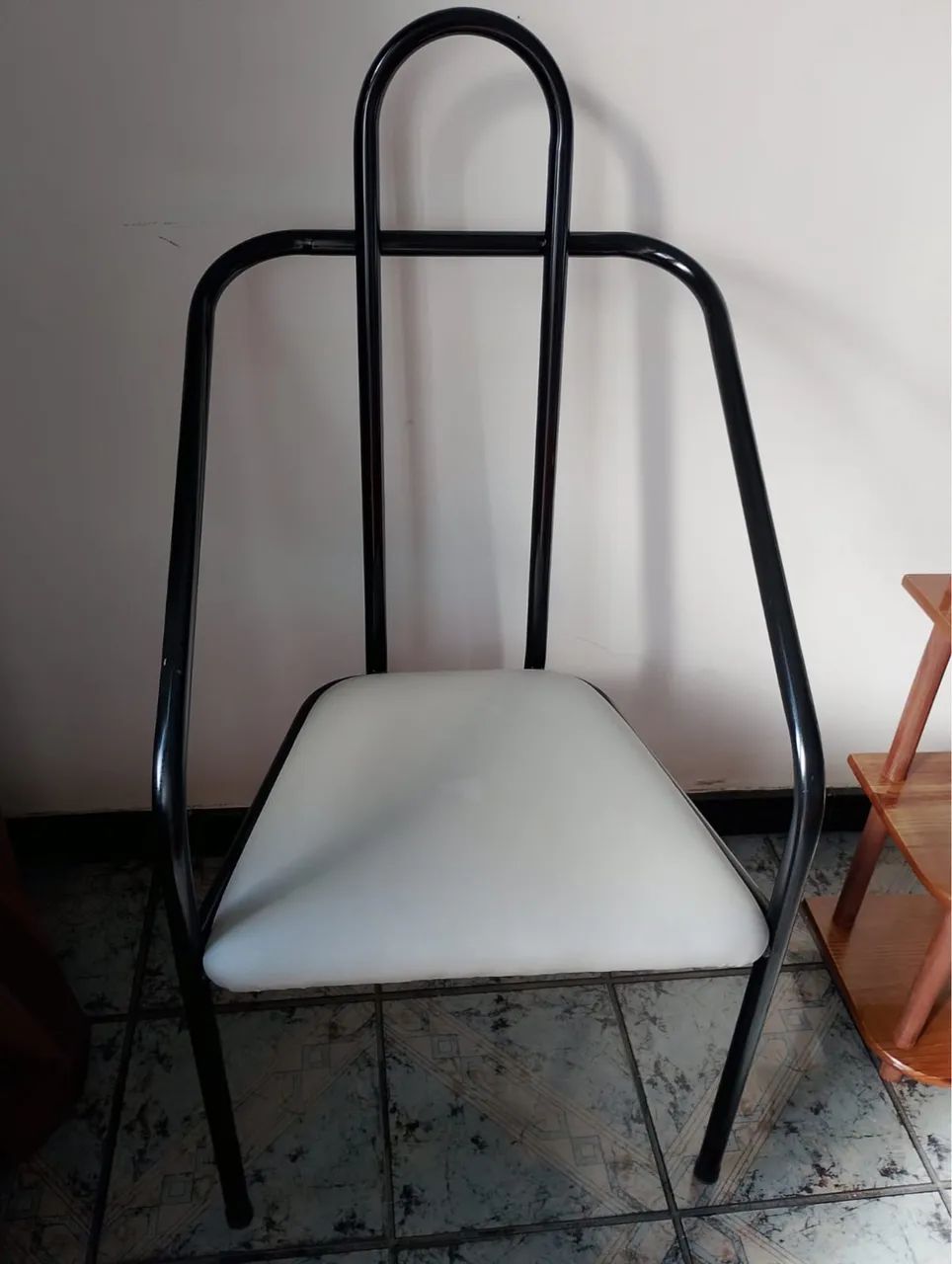 2 cadeiras e mesa de vidro - Foto 3