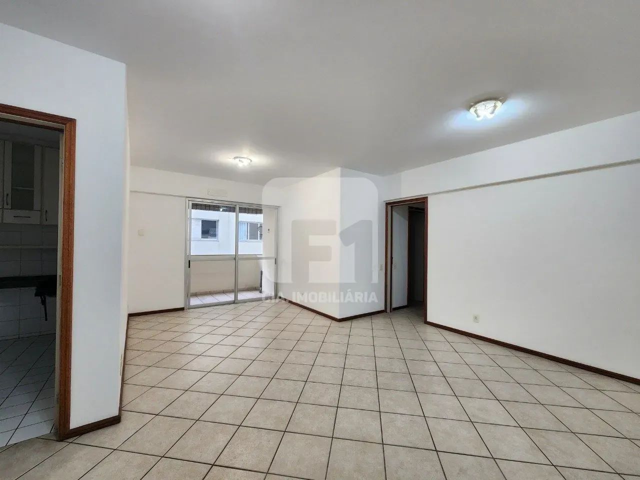 Apartamento de 3 quartos e 2 vagas no Centro - Foto 2