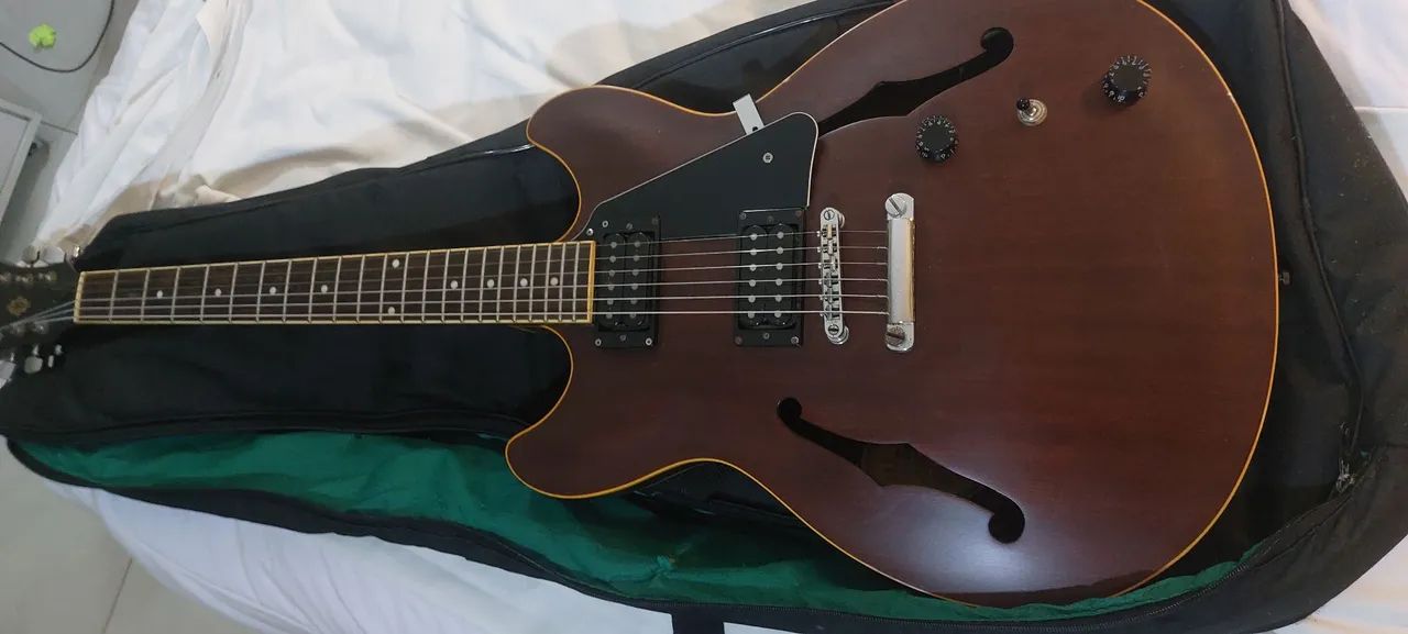 Ibanez semi acústica AS53.