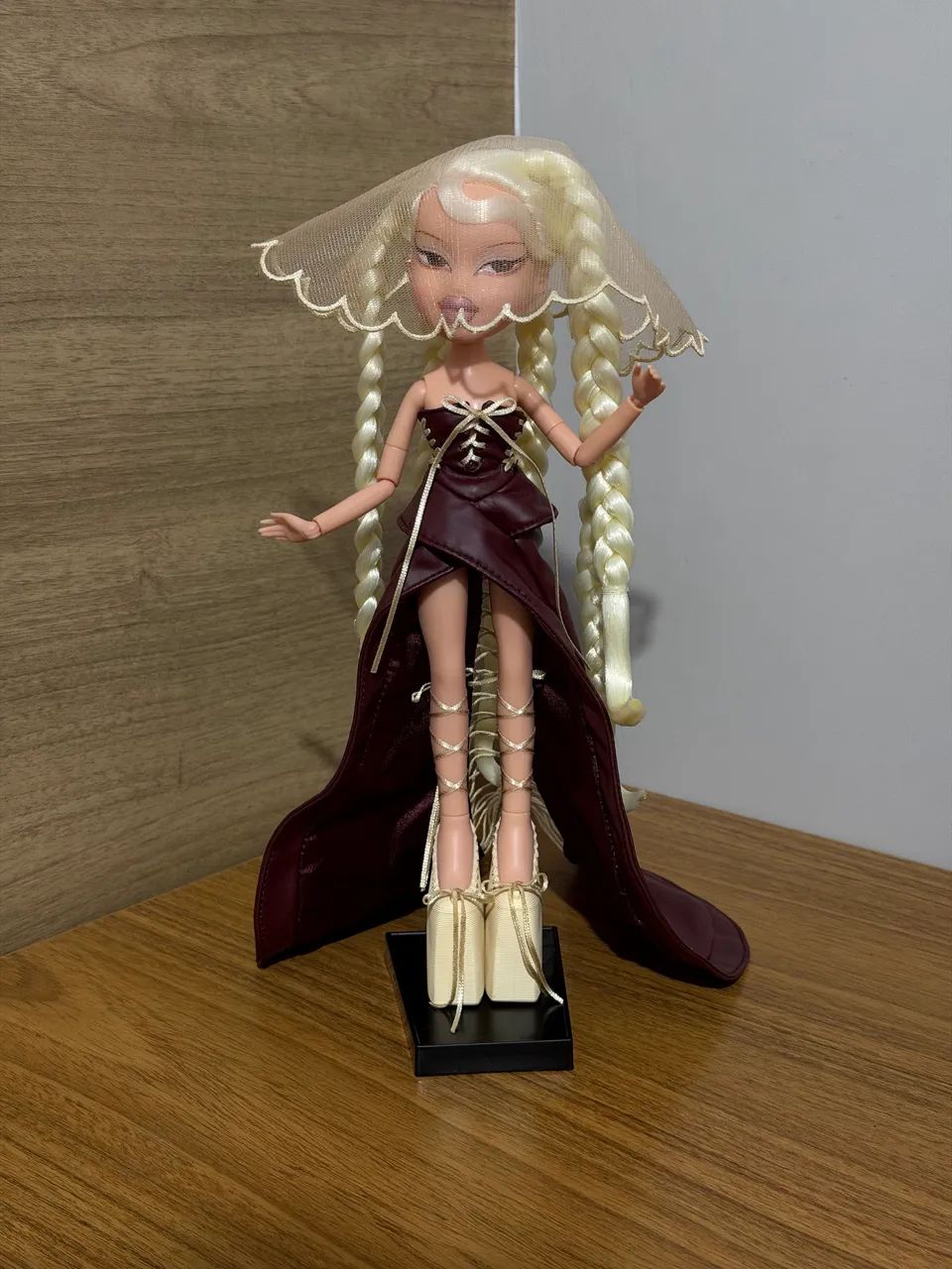 BONECA BRATZ JADE 