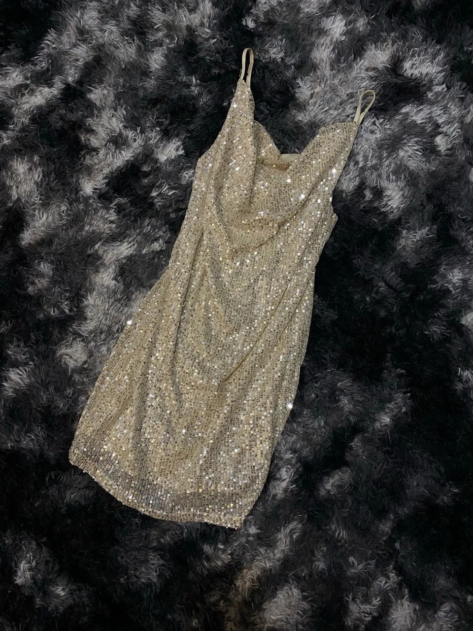 Vestido paetê dourado 