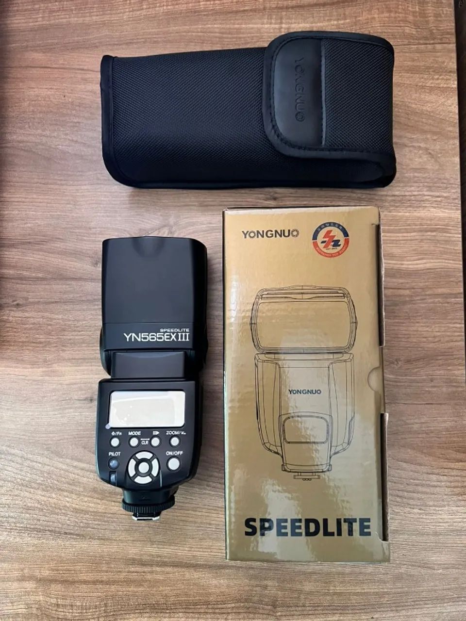 Flash Yongnuo Yn565ex Iii Speedlite Para Câmeras Canon