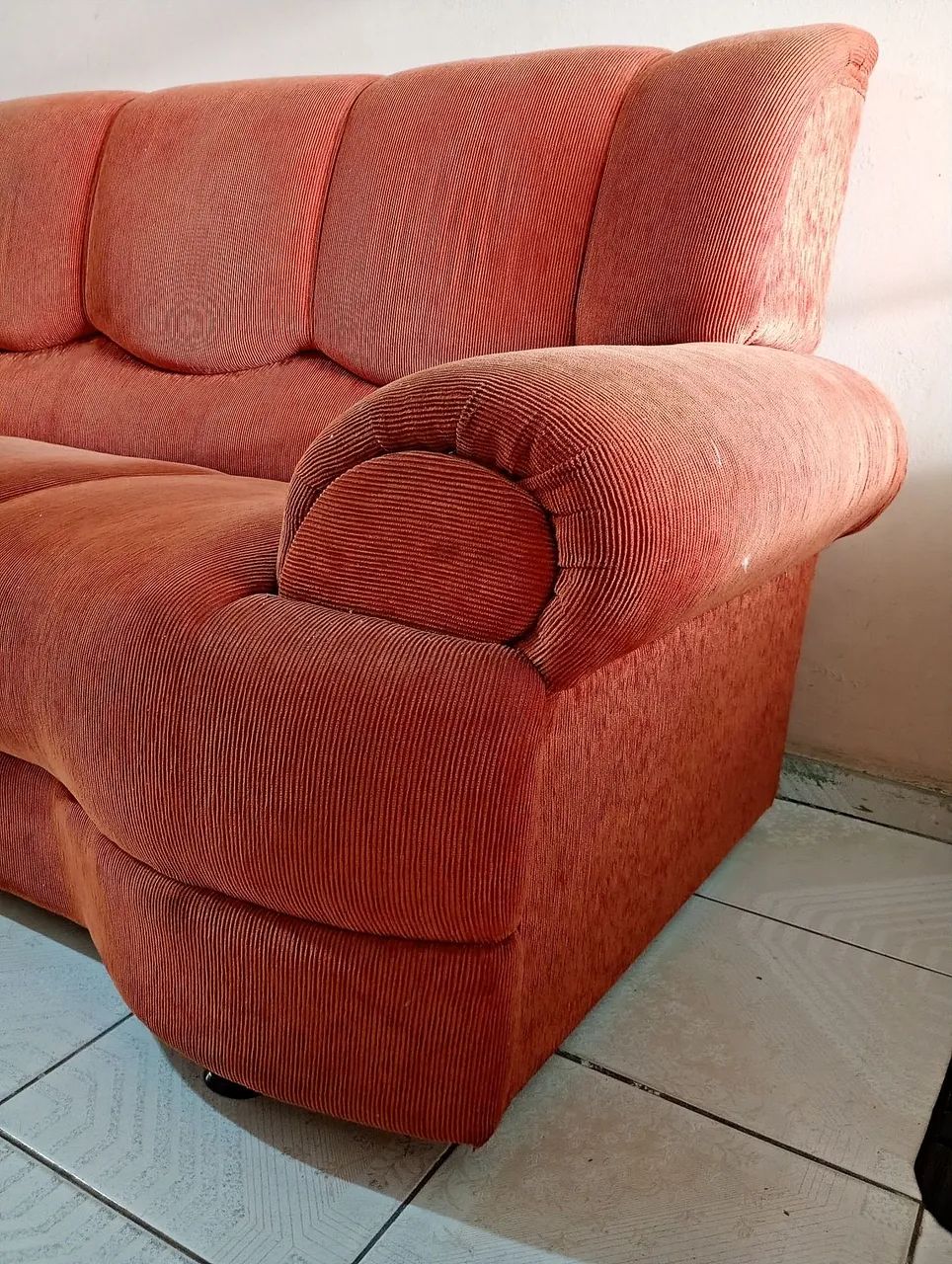 Um bom Sofá de Veludo, 3 lugares - Foto 4
