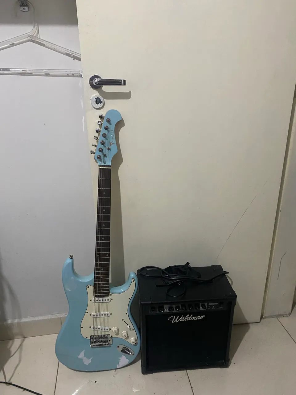 Guitarra Eagle semi nova