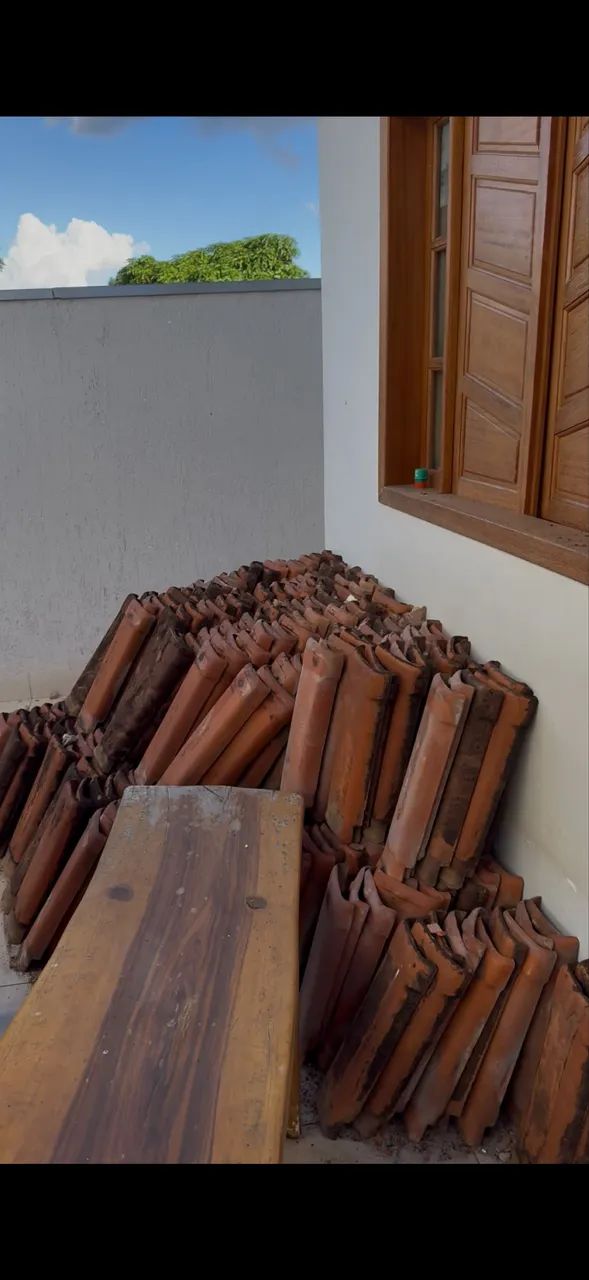 Colonial-style flat tiles