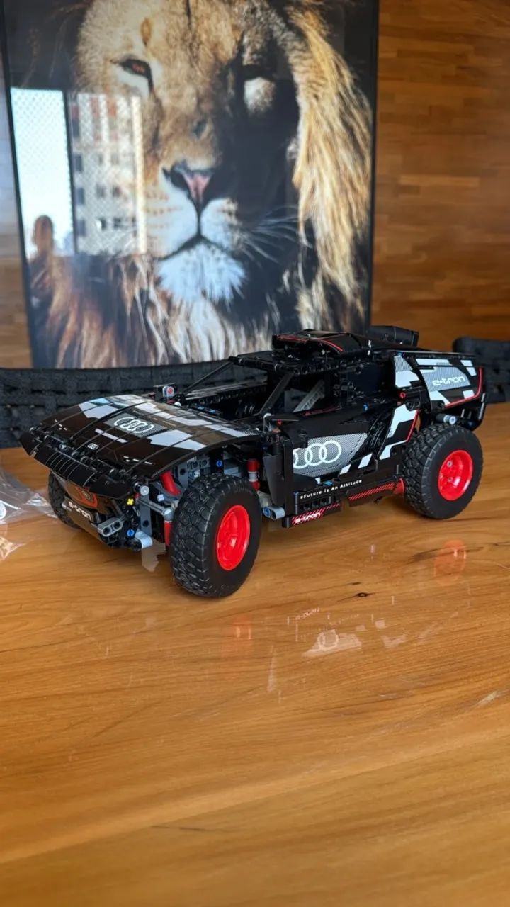 LEGO Technic Audi RS Q e-tron | Montado - Foto 3