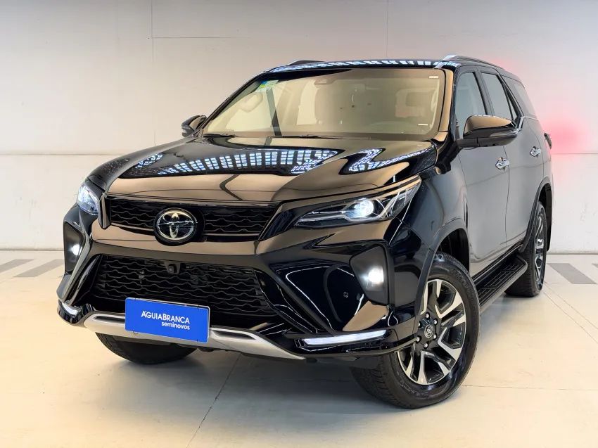 Toyota Hilux SRX 4X4 AT 2.8 TB 2026