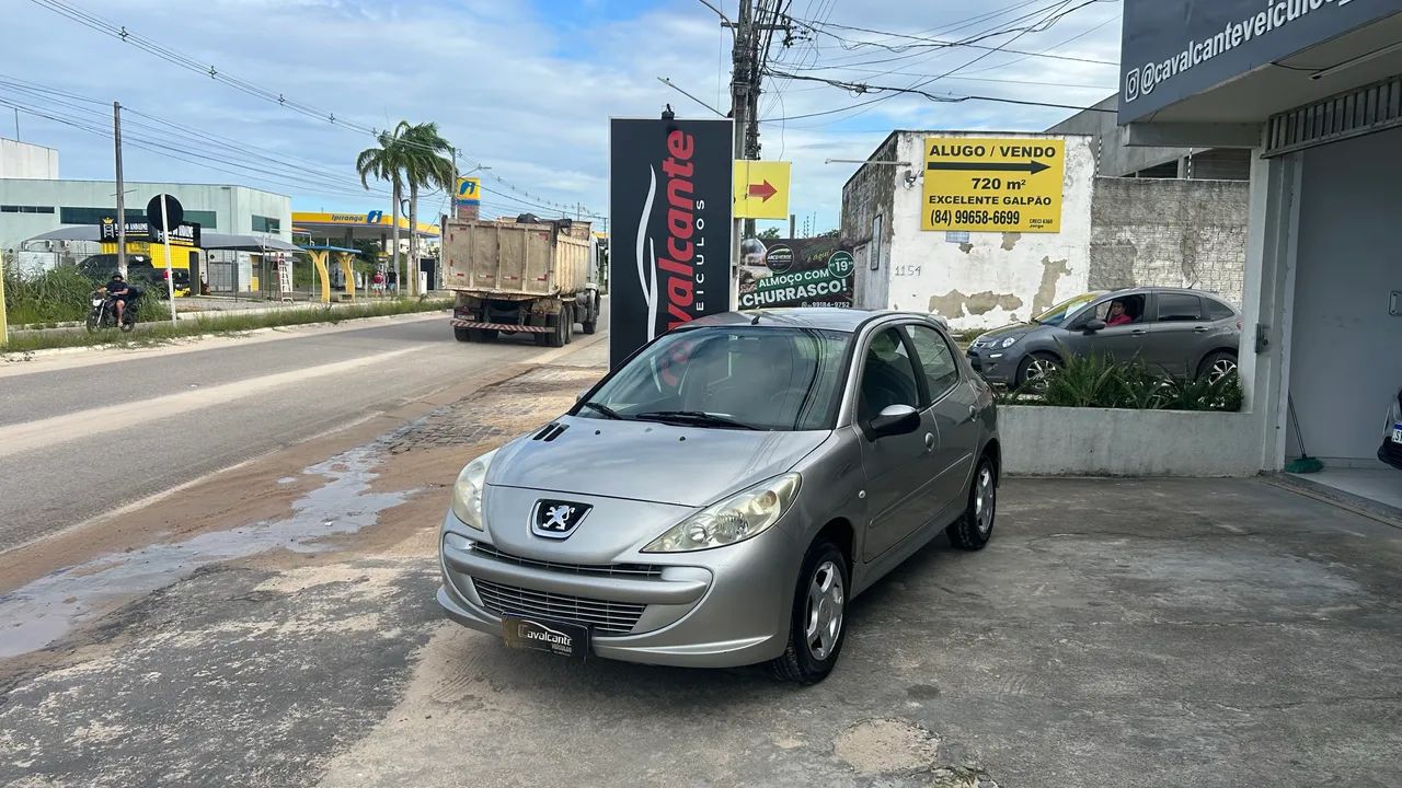 Peugeot 207 207 XR 1.4 Flex 8V 3p 2011