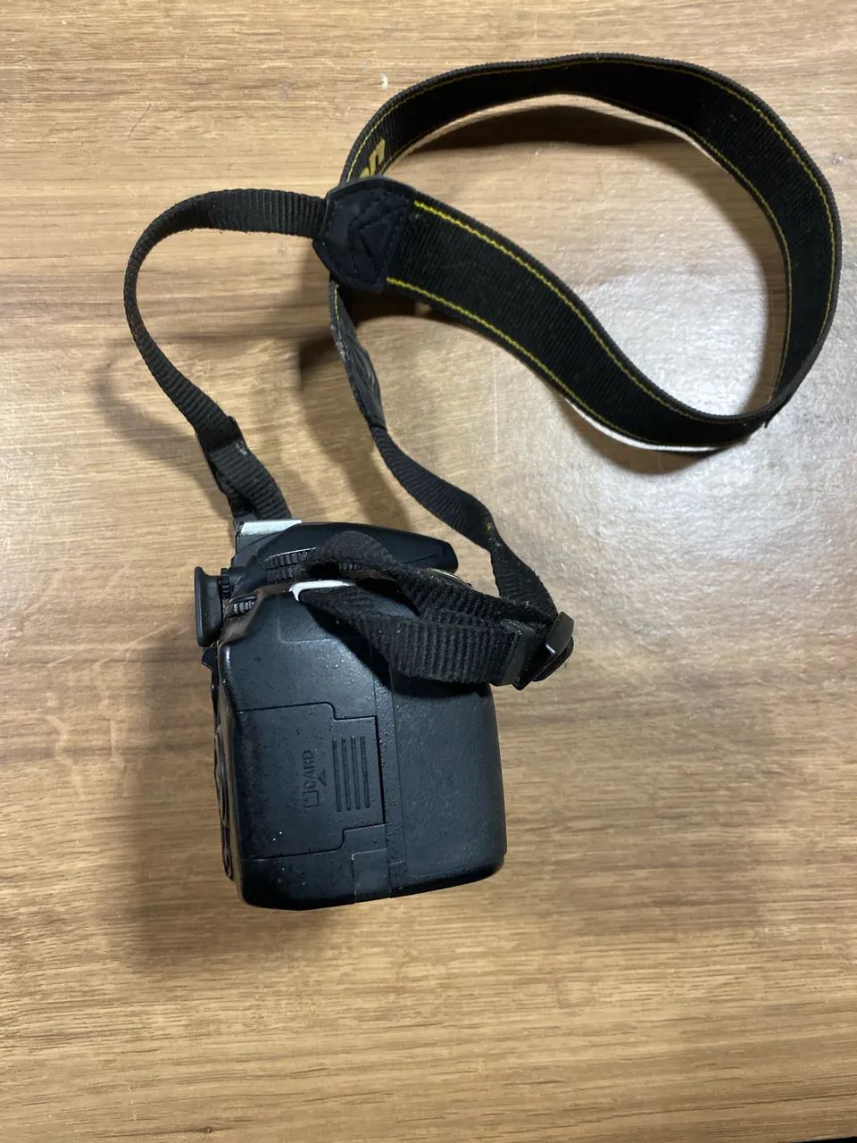 Câmera D3100 QUEBRADA, para retirada de peças  - Foto 4