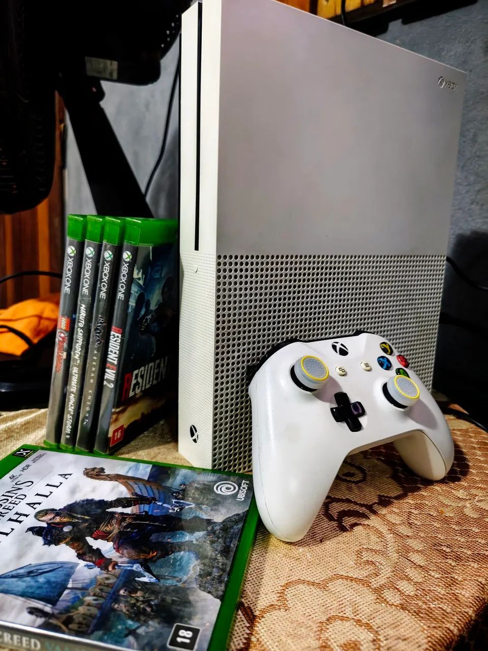 V/ XBOX ONE S