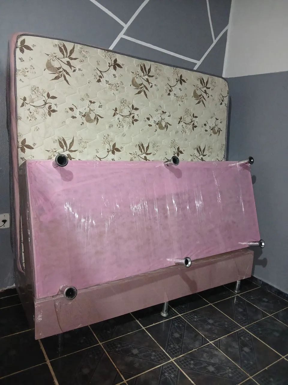 CAMA QUEEN SIZE DUAS BASES E COLCHAO DE MOLAS ENSACADAS ALTA - Foto 2