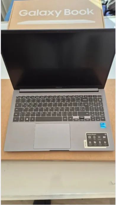 Samsung Galaxy Book4 | Intel Core i3