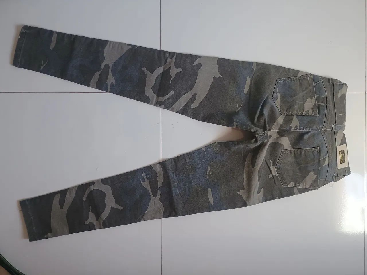 Calça Feminina Estilo Militar  - Foto 2