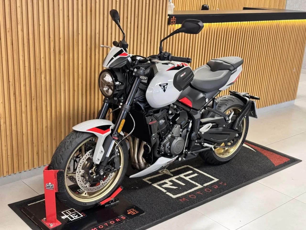 Triumph Trident 800 2026