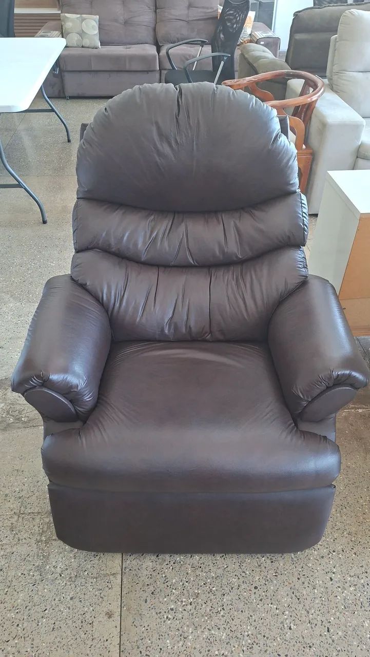 Potrona reclinável courinho