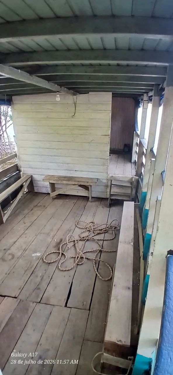 Vendo este barco em Autazes 